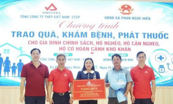 Tổng công ty Thép Việt Nam cùng Bệnh viện Bạch Mai khám bệnh, phát thuốc và trao quà cho nhân dân Cà Mau