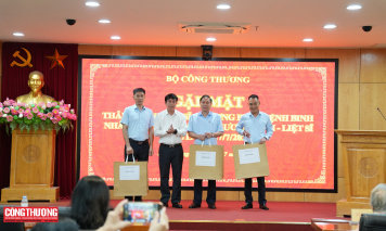 Bộ Công Thương gặp mặt Bà mẹ Việt Nam Anh hùng và thân nhân gia đình thương binh, liệt sĩ nhân kỷ niệm 79 năm Ngày Thương binh - Liệt sĩ
