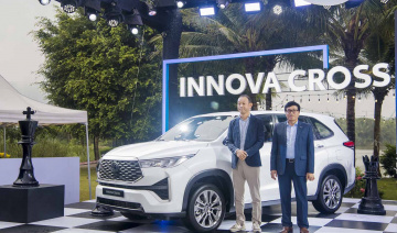 Toyota giới thiệu Innova Cross mới tại Việt Nam, quyết “đấu” Hyundai Custin