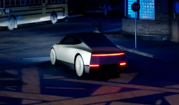 Tesla bất ngờ ra mắt 2 chiếc xe tự hành mới, giá dưới 30.000 USD