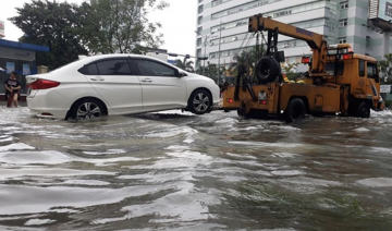 Xử lý ô tô ngập nước như thế nào để cứu cả chiếc xe