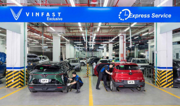 VinFast hỗ trợ cứu hộ và sửa chữa xe cho khách hàng miền Trung