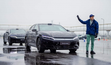 “Nếm trải” cảm giác "à ồ" khi thử thách giới hạn xe điện tại trường đua BYD Trịnh Châu