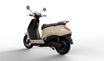 VinFast gây bất ngờ khi ra mắt xe máy điện mới: 2 pin tháo rời, đi 262km/1 lần sạc