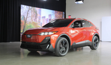 Subaru Uncharted 2026 ra mắt: Phiên bản song sinh của Toyota C-HR+