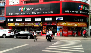 V-Green và FPT Retail “bắt tay” phát triển mạng lưới trạm sạc ô tô điện và trạm đổi pin xe máy điện