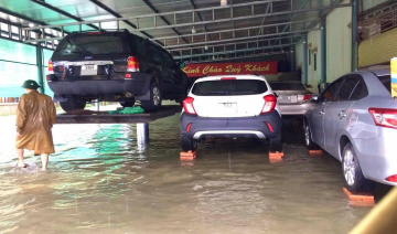 Bảo vệ ô tô mùa mưa bão: 4 bước cần nhớ để tránh thiệt hại nặng nề