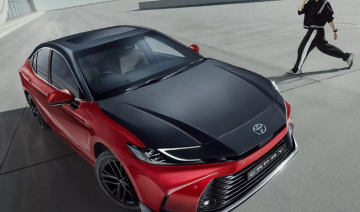 Toyota Camry Sprint Edition bất ngờ ra mắt tại Ấn Độ