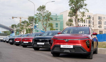 Tài xế chạy dịch vụ nhận xét về VinFast Limo Green