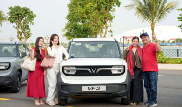 Xanh SM trao tặng 34 chiếc VinFast VF 3 cho khách hàng và tài xế