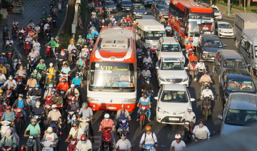 Bí quyết lái xe đi xa dịp Tết để tránh ùn tắc