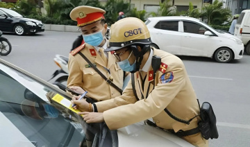 Không bật xi nhan khi chuyển hướng, tài xế ô tô có thể bị phạt tới 22 triệu đồng