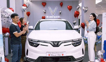 Giá xăng dầu lên, VinFast lập tức ra chính sách mới