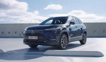 Toyota Corolla Cross 2026 bản cao cấp lộ diện với màu sơn Massive Grey mới