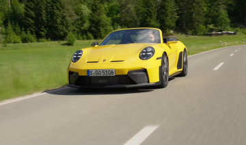 Ngắm Porsche 911 GT3 SC 2026 màu vàng rực trên đường chạy thử