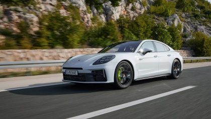 Porsche Panamera Turbo S E-Hybrid 2025: Hiệu năng ngang ngửa xe thể thao