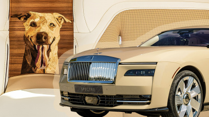 Chiếc Rolls-Royce Spectre Bailey mới được thiết kế riêng dành tặng cho một chú chó