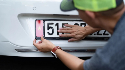 Mức lệ phí cấp biển số ô tô tại Hà Nội và TP.HCM từ 2026