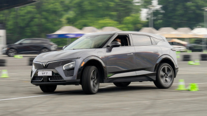 Vì sao xe điện “ăn lốp” hơn xe xăng?