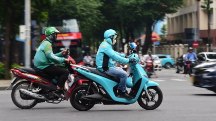 Sử dụng xe máy điện trong mùa hè: Bài toán về độ bền và an toàn pin