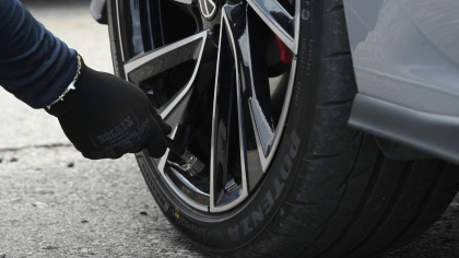 Bridgestone Việt Nam ra mắt Potenza Adrenalin RE005, mở rộng dải lốp hiệu suất cao