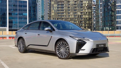Khám phá Lexus ES 350e 2026: Sedan điện hạng sang nổi bật từ trong ra ngoài