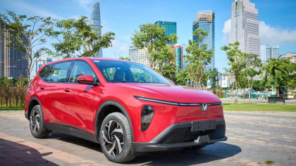 Limo Green và VF MPV 7 bán hơn 43.000 xe sau 7 tháng, phân khúc MPV bước vào cuộc đua giảm giá