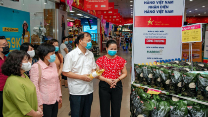 [Thời sự VTV1] Nhận diện hàng Việt - Giải pháp kích cầu tiêu dùng