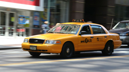 Tại sao Taxi màu vàng "thống trị đường phố" New York - Mỹ?