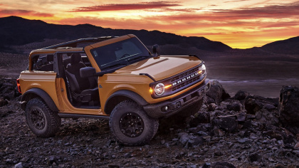 Xem chi tiết "huyền thoại off-road" Ford Bronco 2021