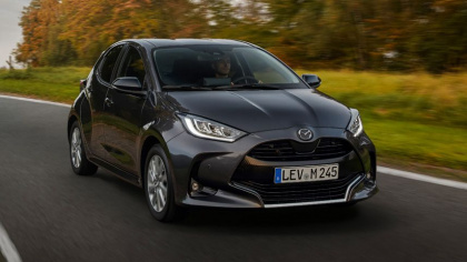 Chi tiết Mazda2 Hybrid 2022: "Ăn xăng" chỉ ngang xe máy
