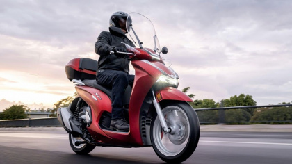 Honda SH 2021 trang bị động cơ khủng 350cc
