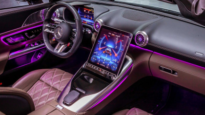 Mercedes-AMG SL 63 2022: Nội thất tuyệt hảo lấy cảm hứng từ những chiếc phi cơ