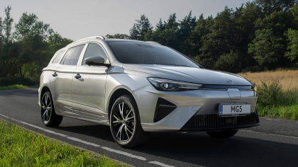 MG5 Electric 2022: Kiểu dáng hiện đại hơn