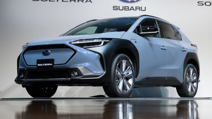 Subaru Solterra EV 2022 ra mắt: Người anh em "sinh đôi" của Toyota bZ4X