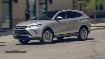 Chi tiết Toyota Venza Hybrid 2022: SUV "xanh" cạnh tranh với Hyundai Santa Fe