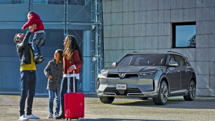 VinFast VF e36 ra mắt: 440 mã lực, đi tối đa 680km, 11 túi khí