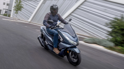 Honda PCX 2021 ra mắt, nhiều nâng cấp đáng chú ý