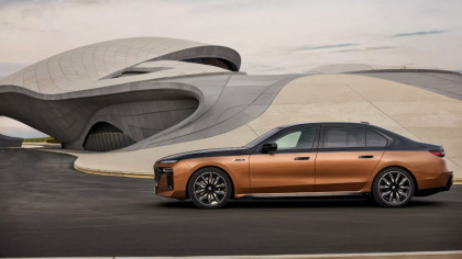 BMW i7 M70 xDrive 2024: Mẫu xe thuần điện mạnh nhất của BMW