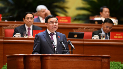 Quyền Bộ trưởng Bộ Công Thương Lê Mạnh Hùng trình bày tham luận tại Đại hội XIV của Đảng