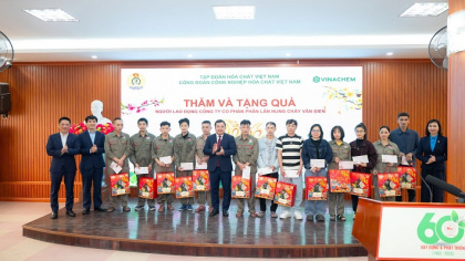 Chủ tịch HĐTV Vinachem Phùng Quang Hiệp thăm, chúc Tết Vadfco