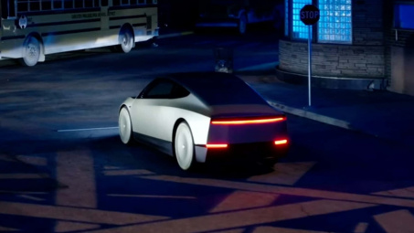 Tesla bất ngờ ra mắt 2 chiếc xe tự hành mới, giá dưới 30.000 USD