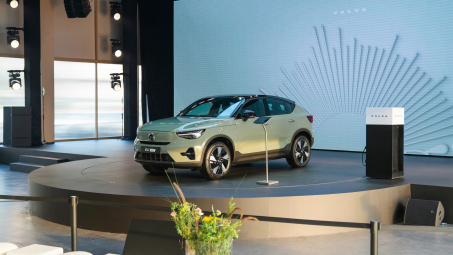 Volvo EC40 - mẫu ô tô thuần điện đầu tiên của Volvo tại Việt Nam chính thức lên kệ