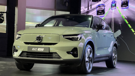 Giá lăn bánh SUV chạy điện Volvo EC40 2025 hoàn toàn mới