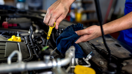 Hộp số xe ô tô thiếu nhớt sẽ gây hậu quả gì?