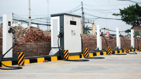 Trạm sạc nhượng quyền V-Green hợp tác thêm với một cái tên mới
