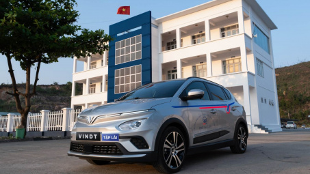Khai trương cơ sở đào tạo và sát hạch lái xe bằng xe điện đầu tiên ở Quảng Ninh