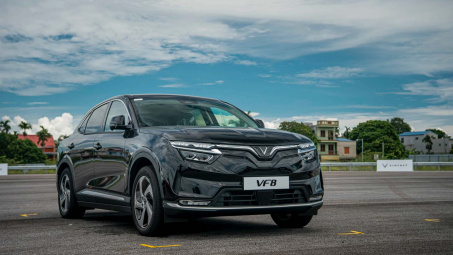 Dừng toàn bộ dịch vụ taxi bằng xe VinFast VF 8