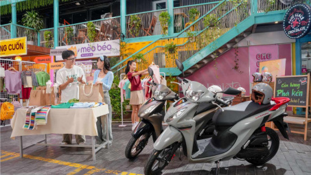 Honda Việt Nam tưng bừng khuyến mại cho khách hàng mua xe máy dịp cuối năm