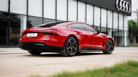Audi triệu hồi xe 2 mẫu xe điện Audi e-tron GT và RS e-tron GT tại Việt Nam
